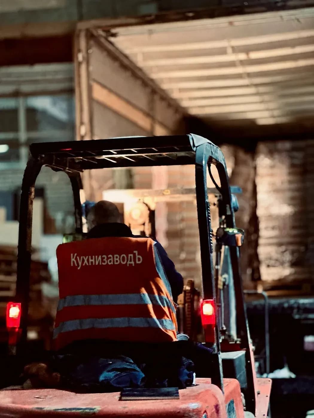 Где заказать кухню: как отличить фабрику от посредника